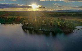 Private Island Vesi - The White Blue Wilderness Lodge